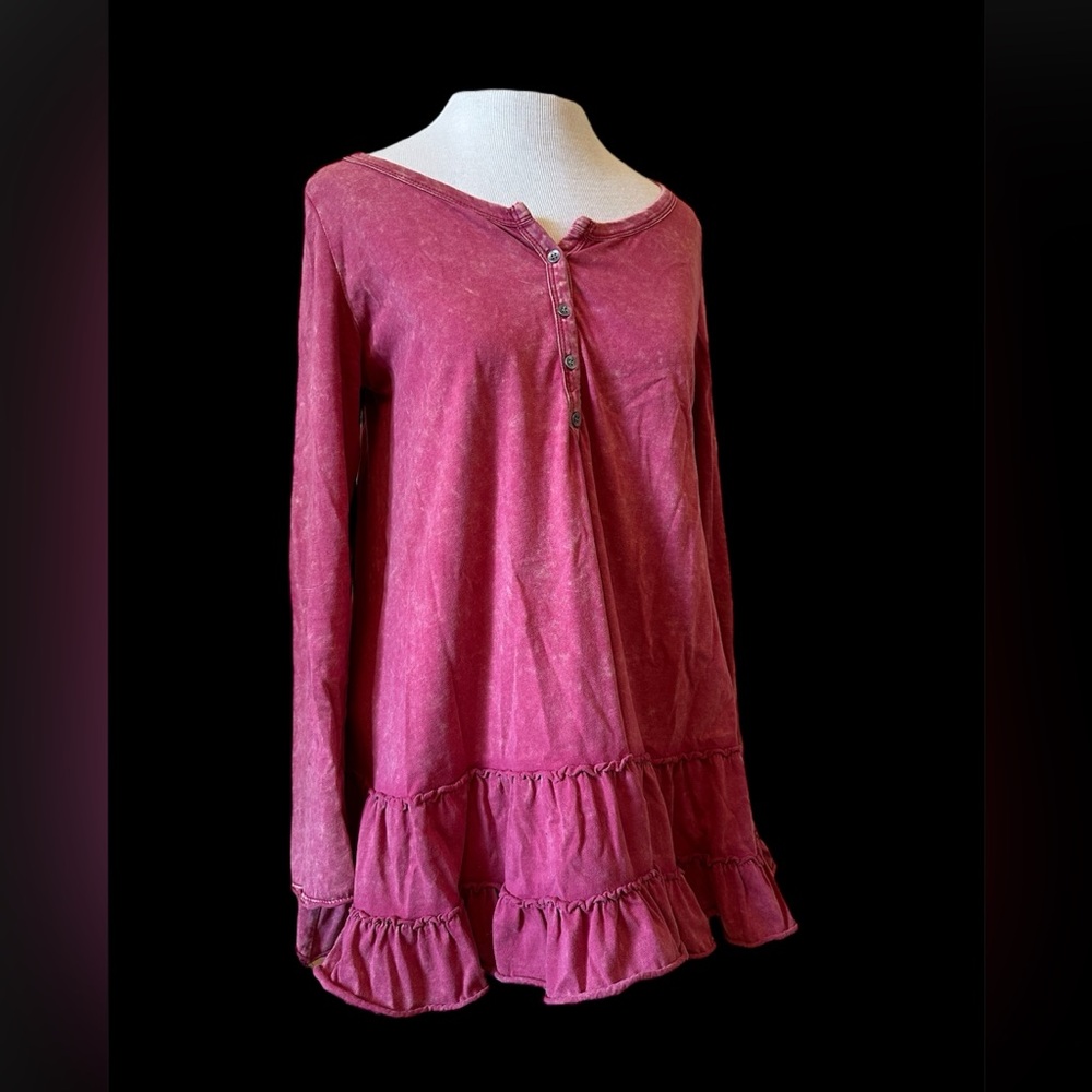 Alter’d State red acid wash ruffled tunic Size S